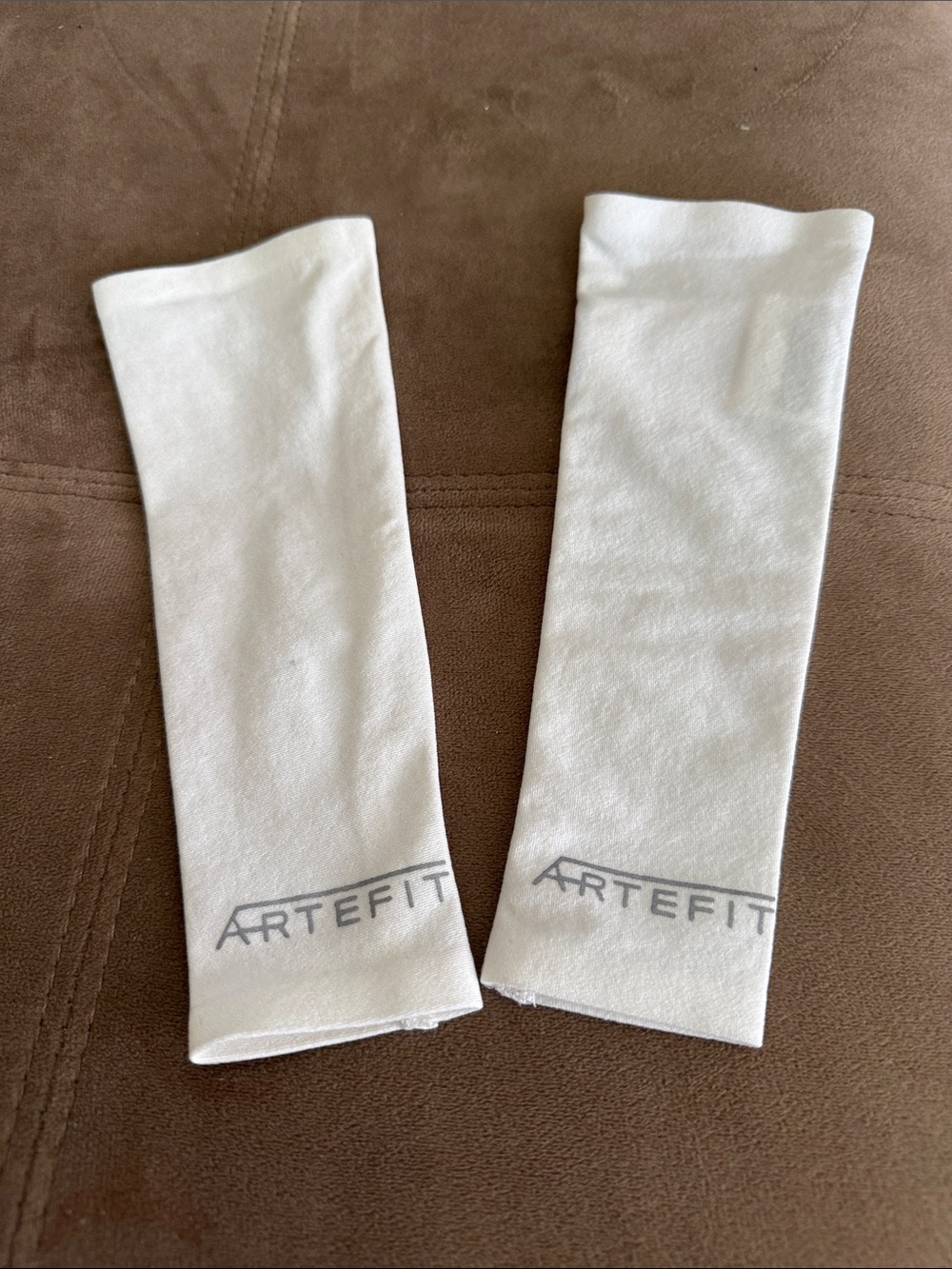 Kids White Forearm compression/suncover sleeves